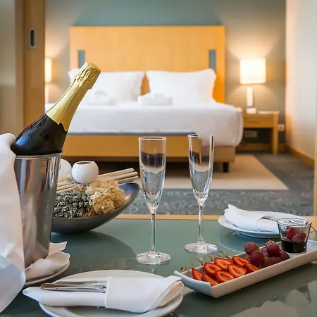 מלון Sana Malhoa 4*