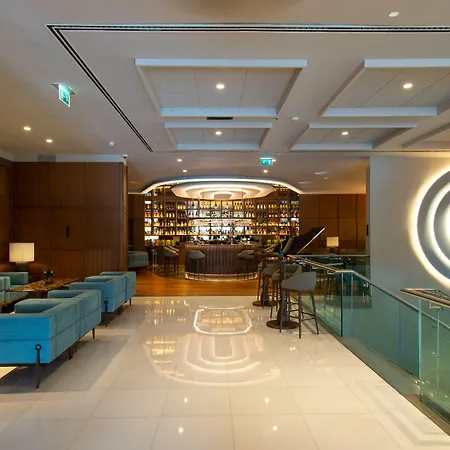 Sana Malhoa ליסבון