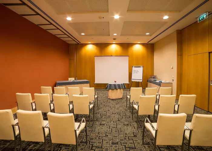 サナ マリョーア 4*